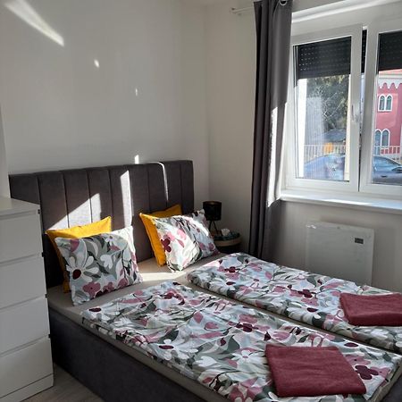 Interno Casa Apartment Шопрон Екстериор снимка